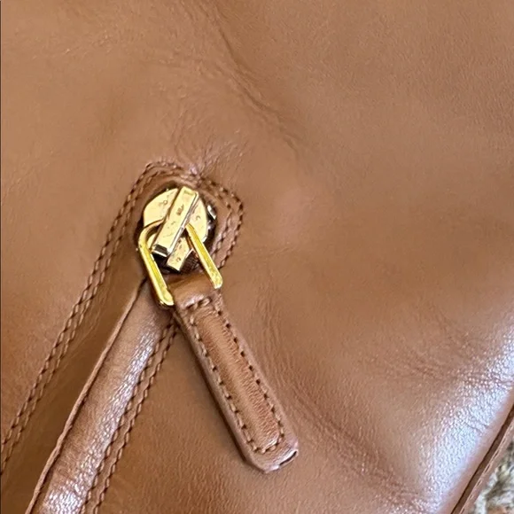 Tory Burch Elegant Brown Knee-High Boots - Picture 4 of 11